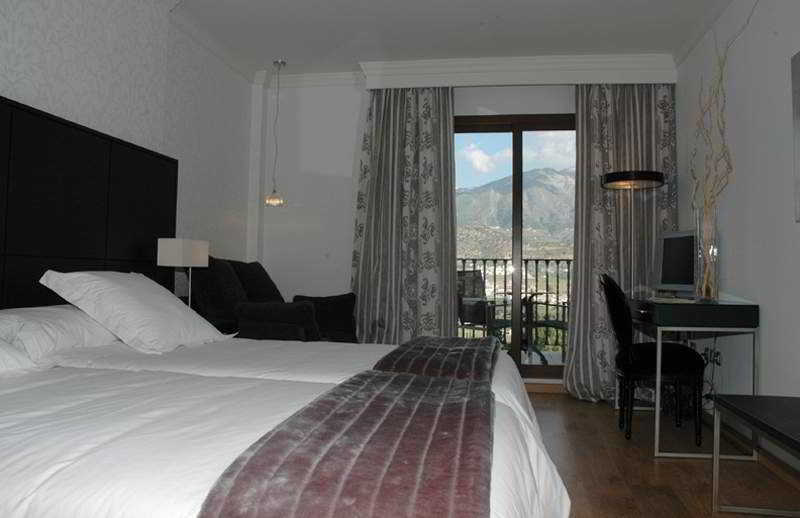 B Bou Hotel La Vinuela & Spa Екстер'єр фото